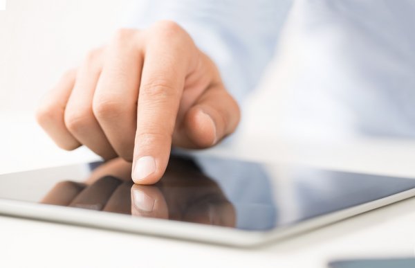 М.Видео начала продавать на своем маркетплейсе автомобили Москвич и Lada