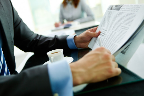 ЦБ установил курс доллара ниже 78 впервые за 4,5 месяца